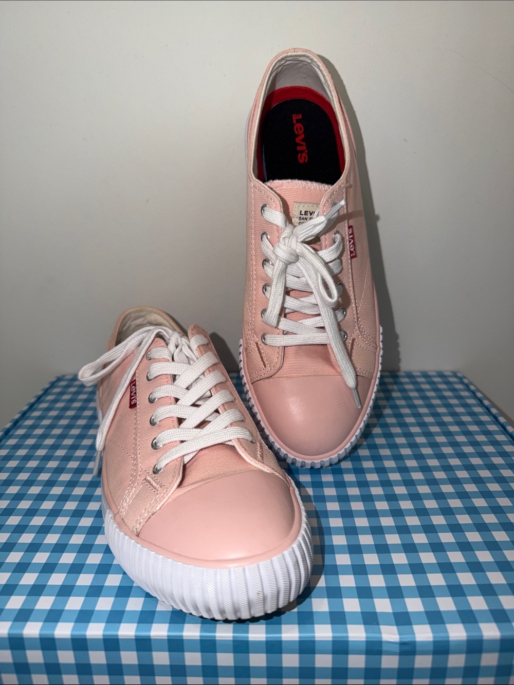 Levi's Woman Blush Pink Canvas Low-Top Sneakers